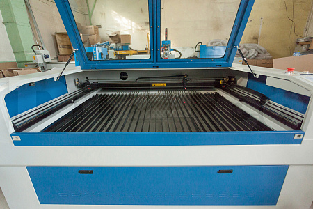 Лазерный станок с ЧПУ DIRTEC 1390