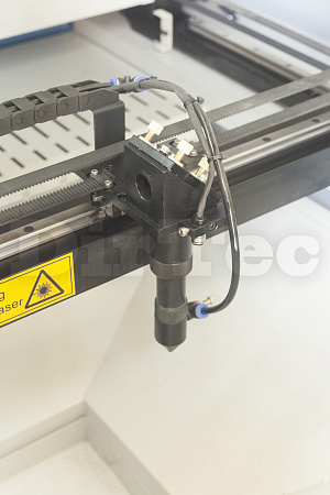 Лазерный станок с ЧПУ DIRTEC 1610