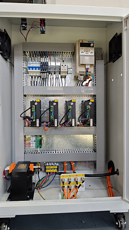 Фрезерный станок с ЧПУ DIRTEC 1312B